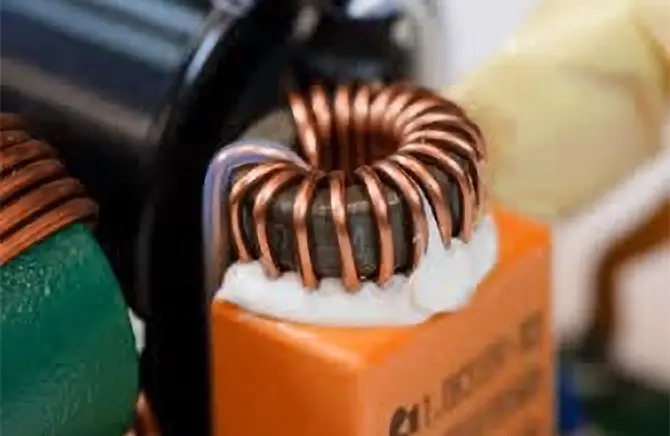 Свистить або дзвенить блок живлення комп'ютера 